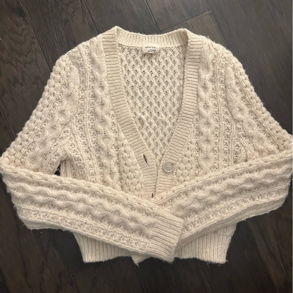 Aritzia cardigan super cute and comfy